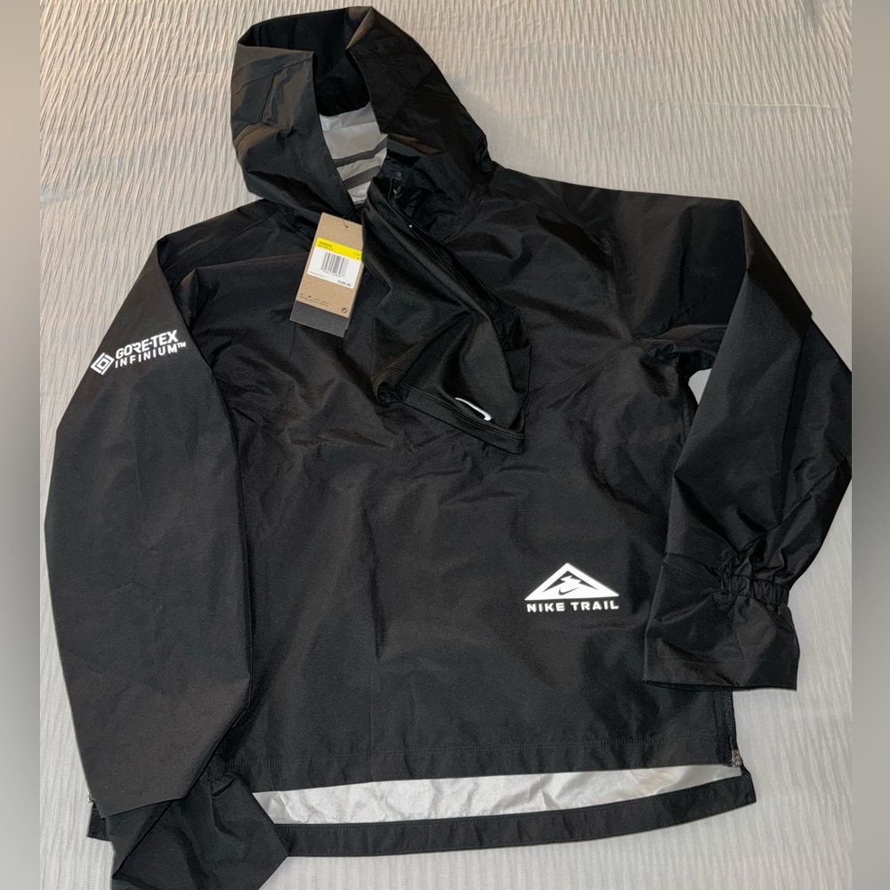 *Brand New* NIKE Women’s Shield Trail RUNNING JACKET Size S